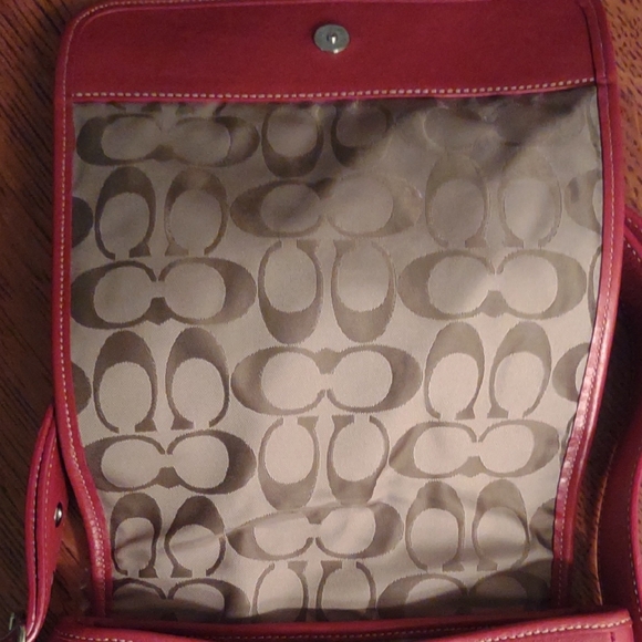 Vintage Coach Red Leather Messenger Bag - Picture 4 of 10